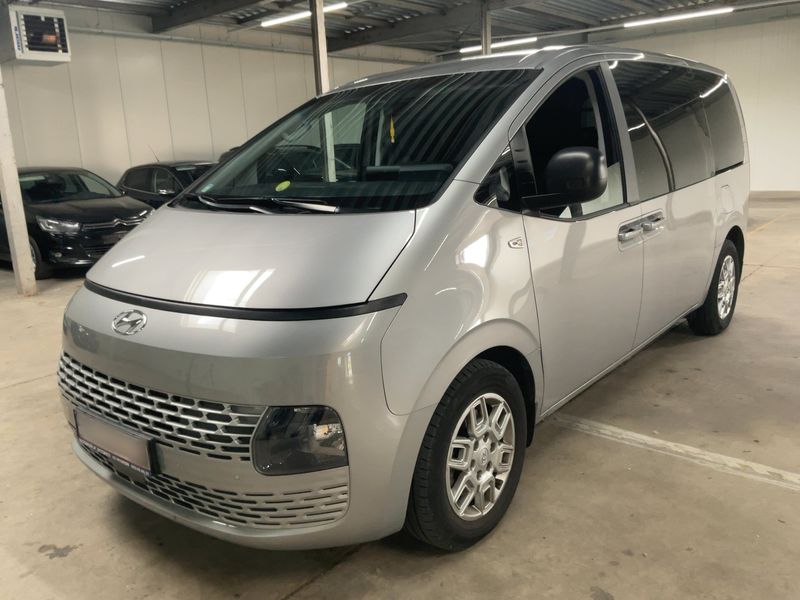 Hyundai Staria 2.2 CRDi — 1/8