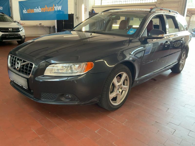 Volvo V70 2.4 D5 — 1/8