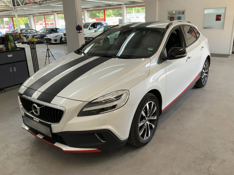 Volvo V40 Cross Country 2.0 D3 — 1/8