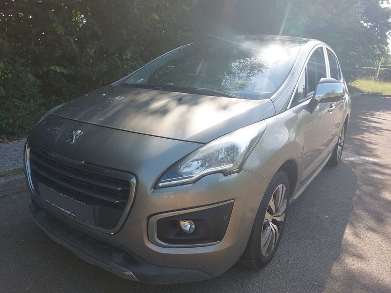 Peugeot 3008 1.2 e-THP — 1/8