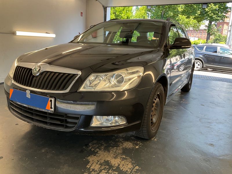 Skoda Octavia 1.6 TDI — 1/8