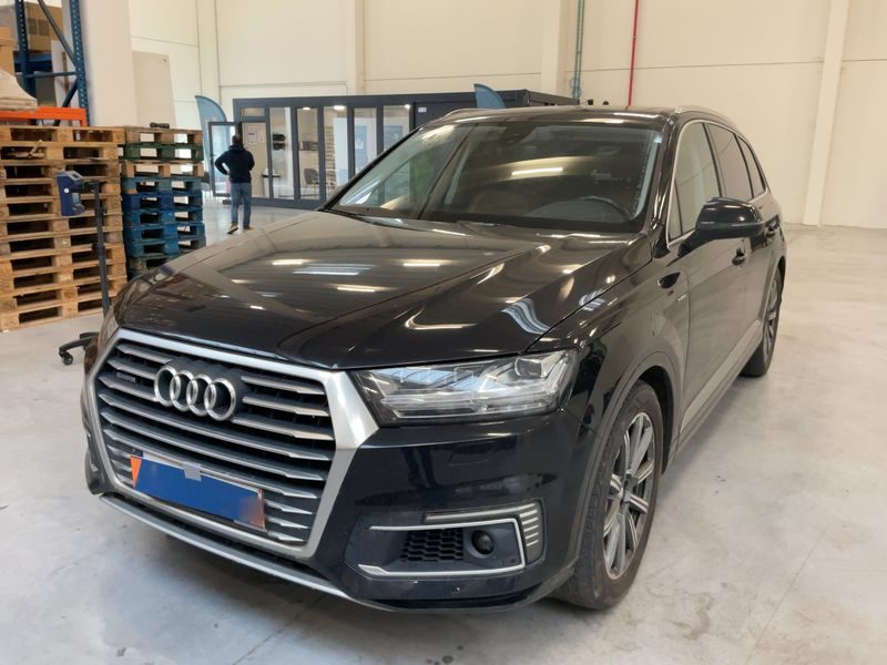 Audi Q7 3.0 TDI e-tron — 1/8