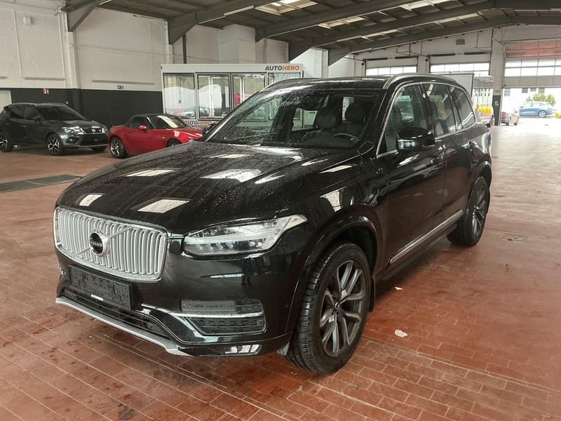Volvo XC90 2.0 D5 — 1/8