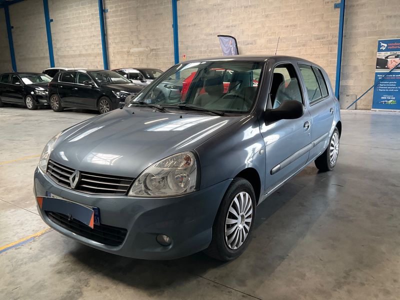 Renault Clio 1.2 — фото 1