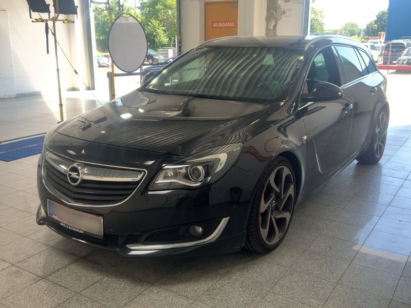 Opel Insignia Sports Tourer 2.0 CDTI — фото 1