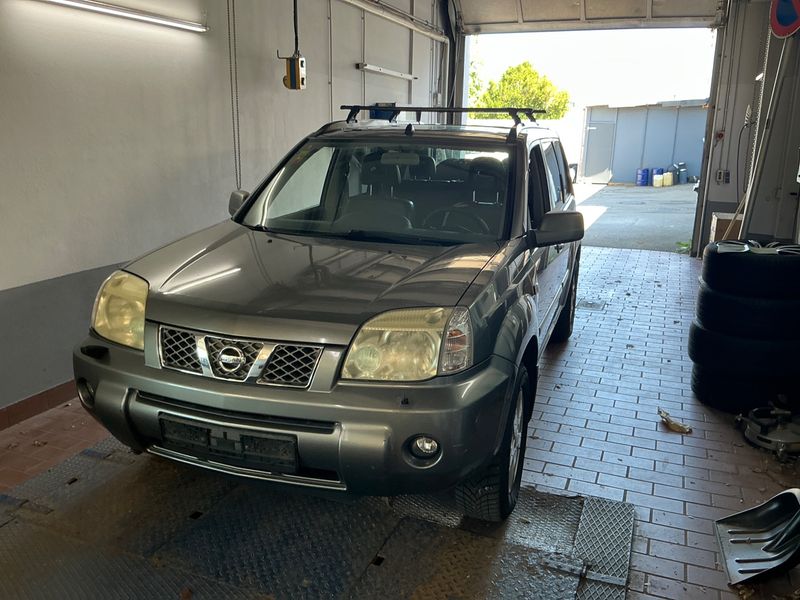 Nissan X-Trail 2.2 dCi — 1/8