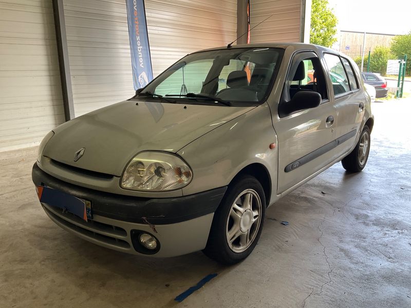 Renault Clio 1.4 — 1/8