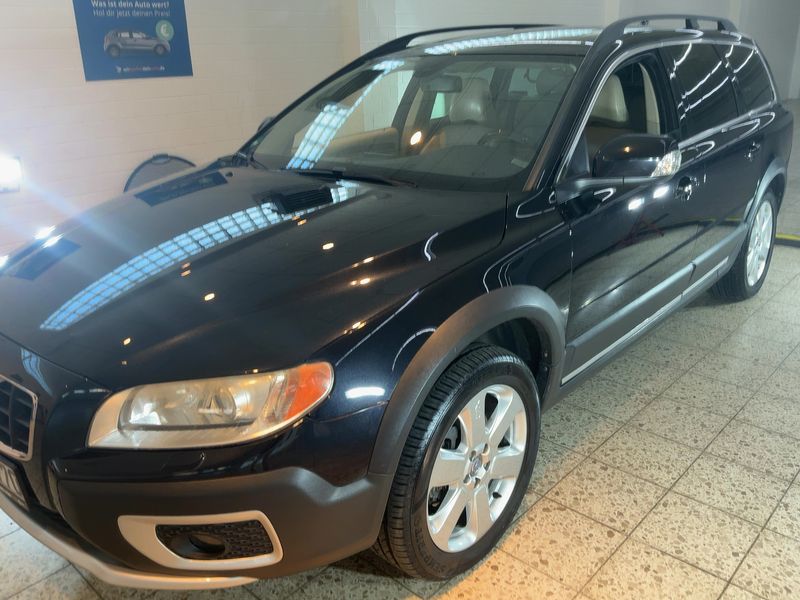 Volvo XC70 2.4 D5 — 1/8