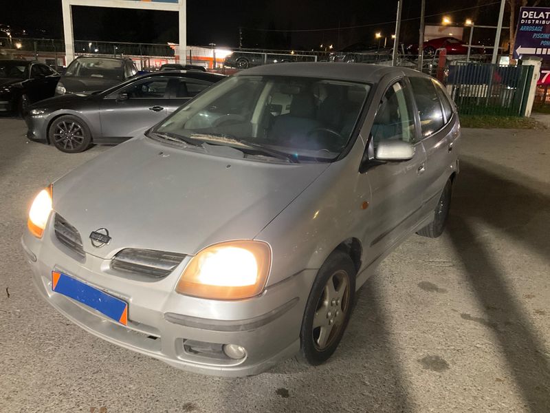 Nissan Almera Tino 2.2 Turbodiesel — 1/8