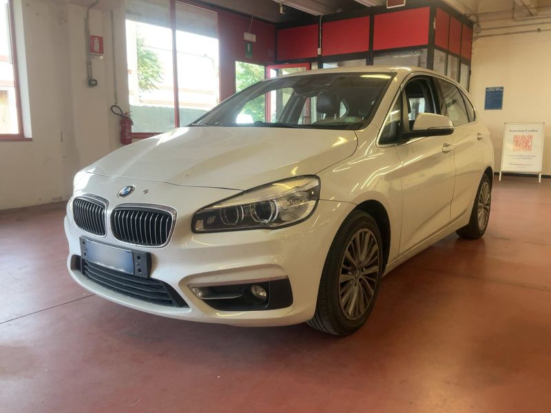 BMW 2er 218d Active Tourer — 1/8