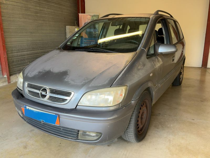 Opel Zafira 2.0 DTI — 1/8