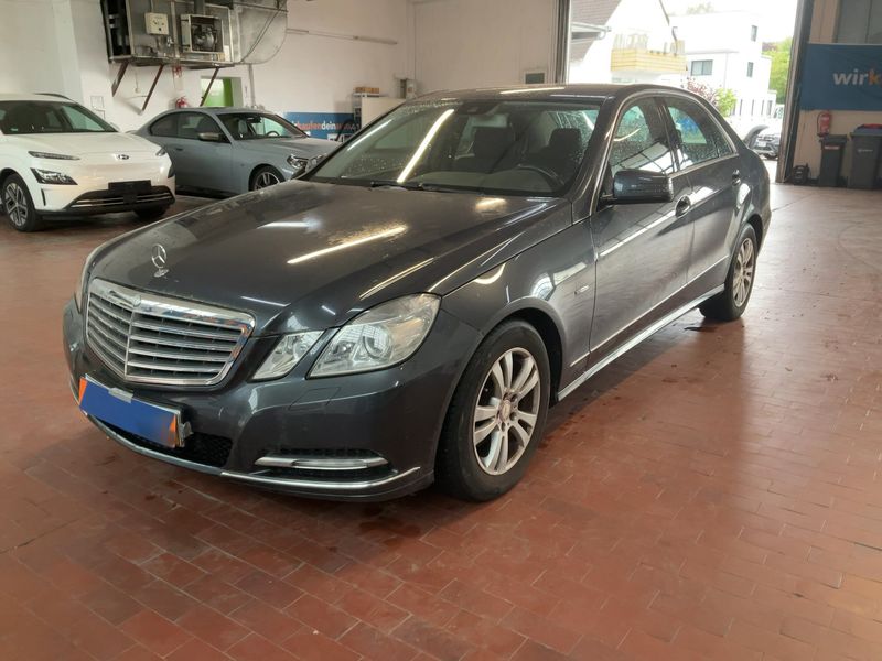 Mercedes-Benz E-Klasse E 200 CGI — 1/8