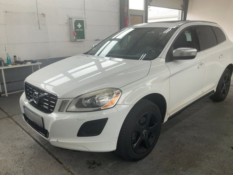 Volvo XC60 2.4 D4 — фото 1