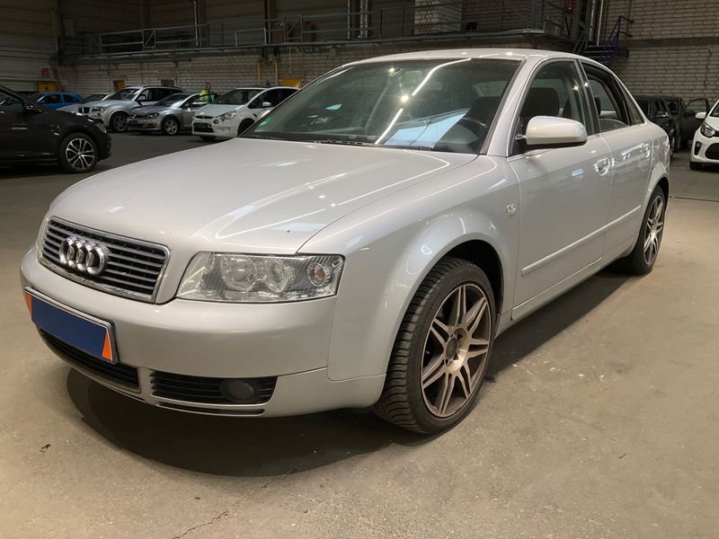 Audi A4 1.8 Turbo — фото 1