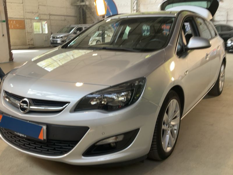 Opel Astra 1.6 CDTI DPF — фото 1