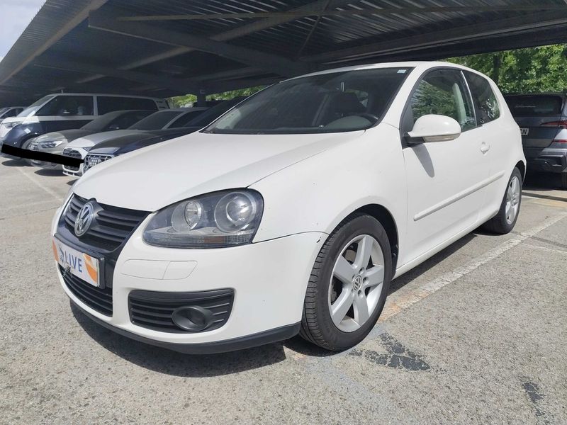 Volkswagen Golf V 1.9 TDI — 1/8