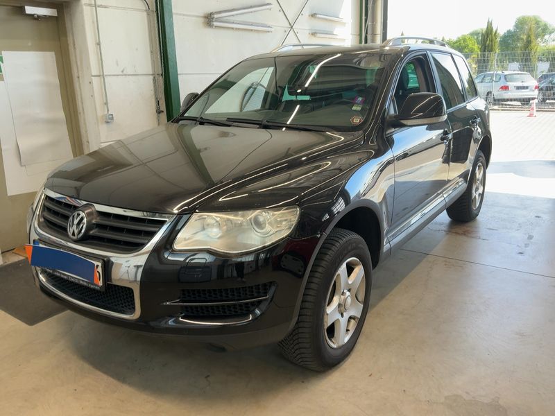 Volkswagen Touareg 3.0 V6 TDI — 1/8