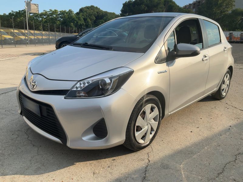 Toyota Yaris 1.5 Hybrid — 1/8
