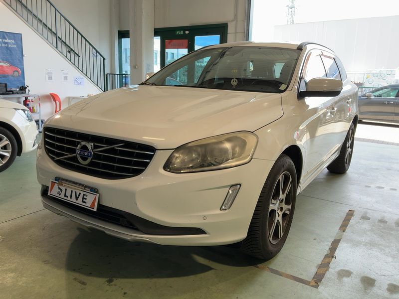 Volvo XC60 2.0 D4 — фото 1