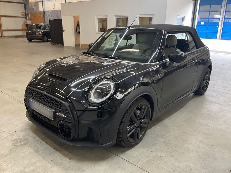 MINI Cabrio Cooper S — 1/8