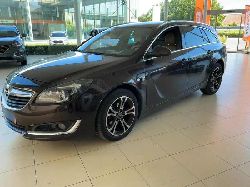 Opel Insignia Sports Tourer 1.6 CDTI DPF — 1/8