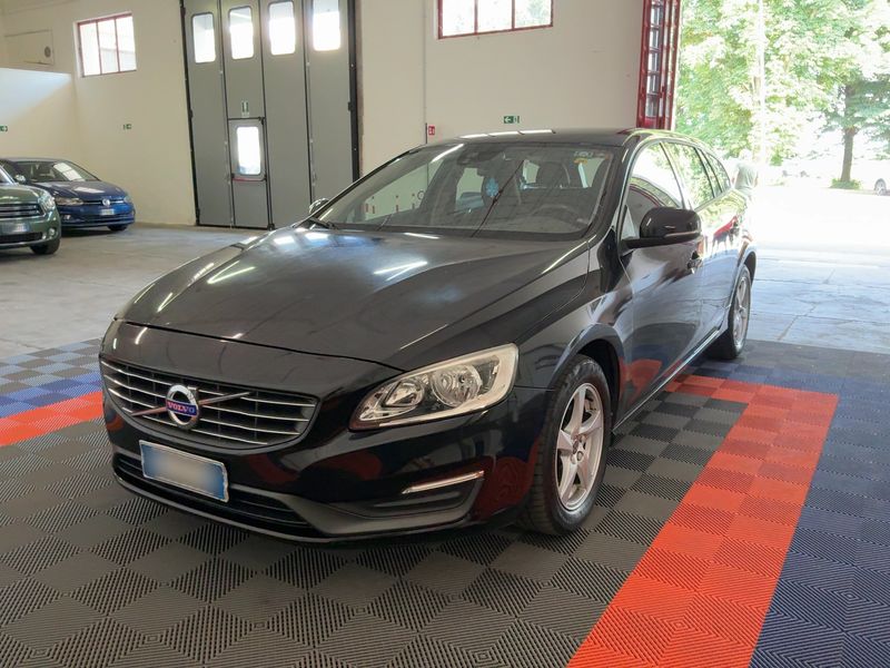 Volvo V60 2.0 D3 — 1/8