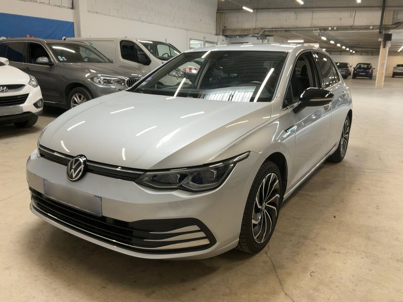 Volkswagen Golf VIII 1.5 eTSI ACT — 1/8