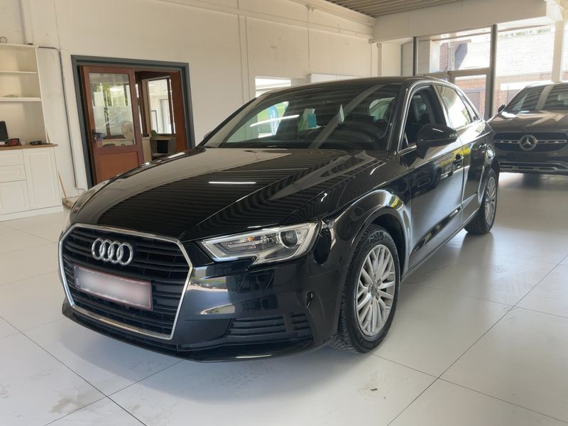 Audi A3 Sportback 1.6 TDI — 1/8