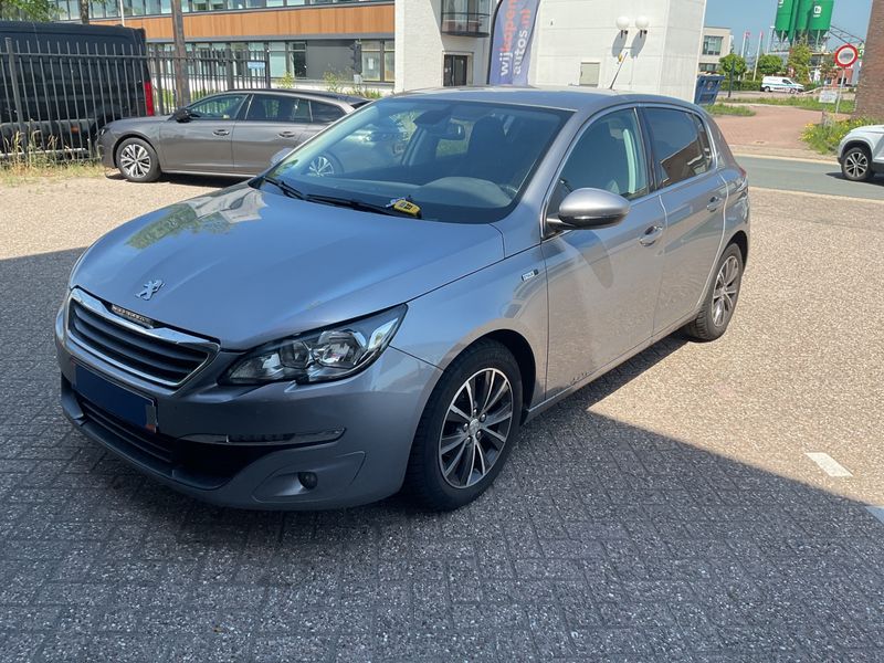 Peugeot 308 1.2 e-THP — 1/8