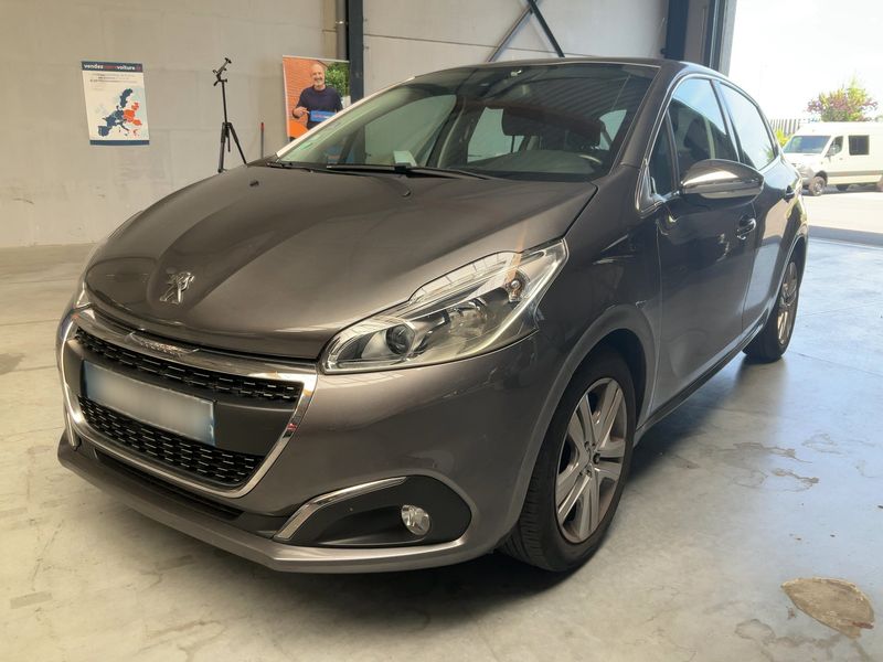 Peugeot 208 1.2 e-THP — 1/8