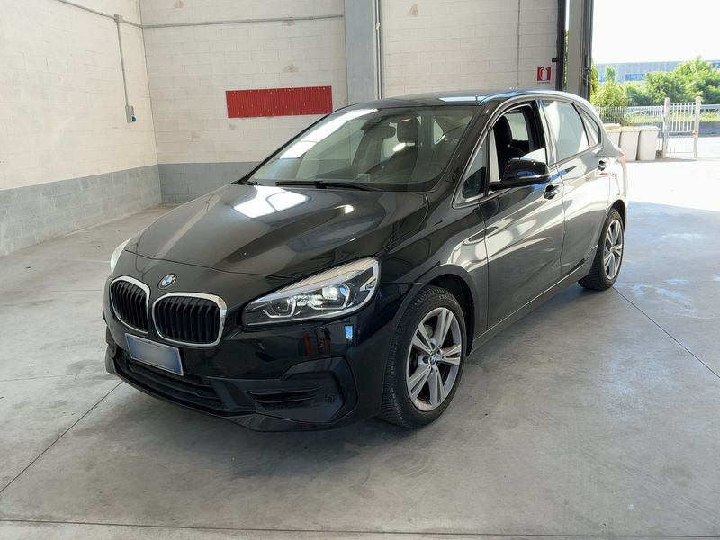 BMW 2er 218i Active Tourer — 1/8