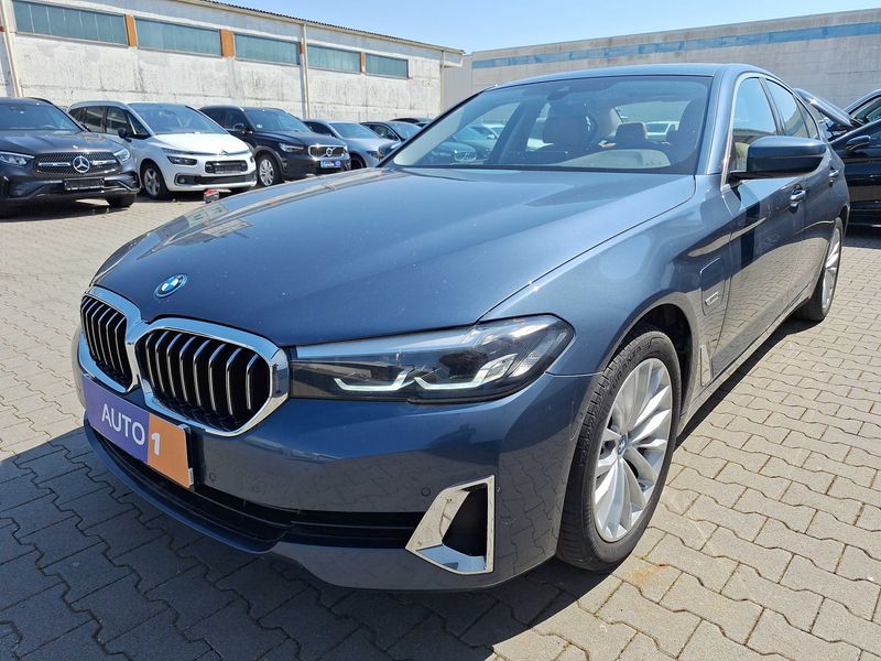 BMW 5er 530e — фото 1
