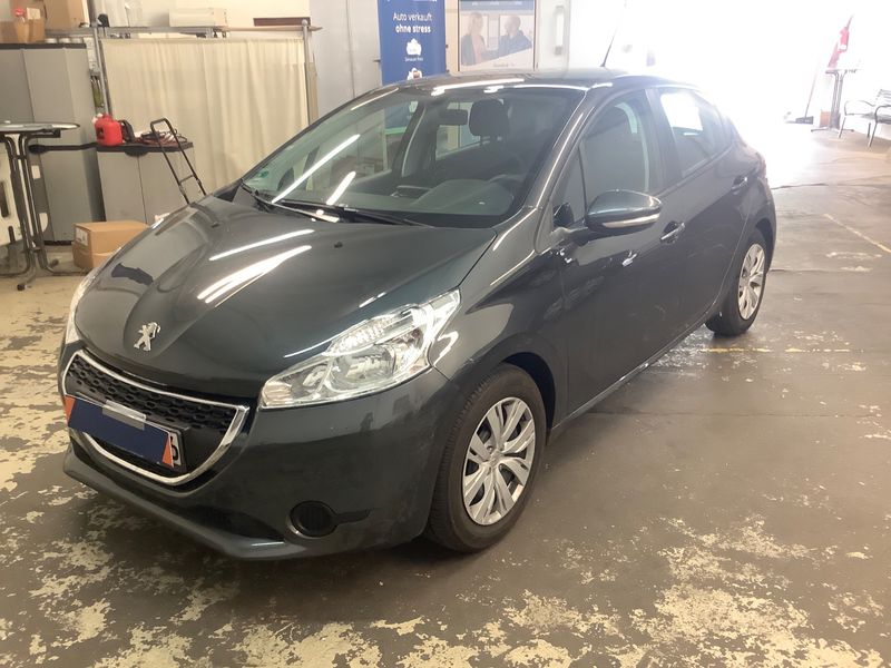 Peugeot 208 1.2 VTi — 1/8