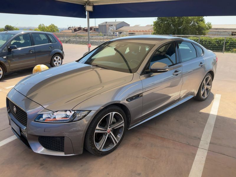 Jaguar XF 20d — 1/8