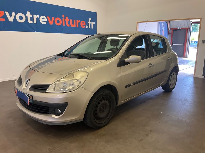 Renault Clio 1.5 dCi — 1/8