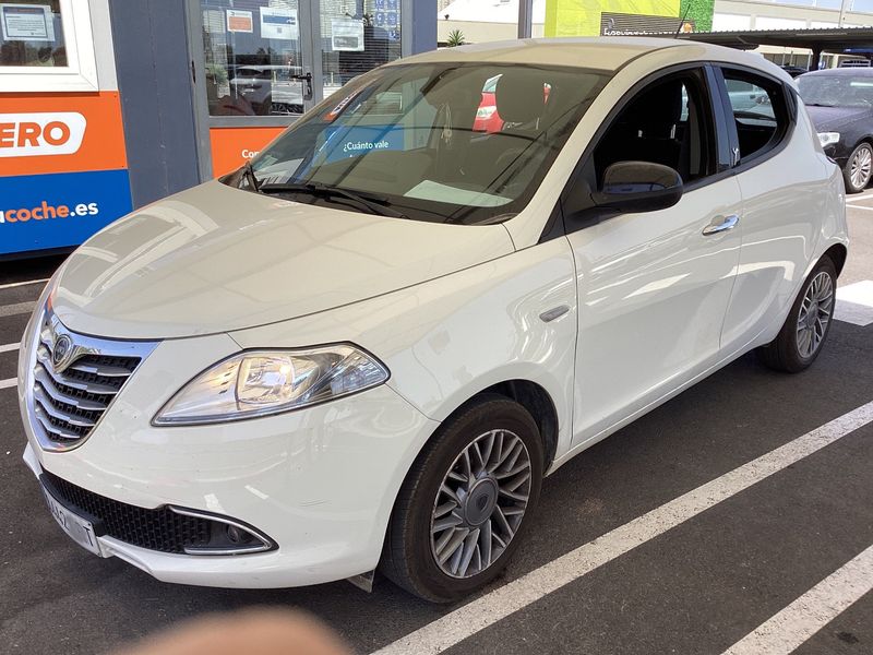 Lancia Ypsilon 1.2 — фото 1