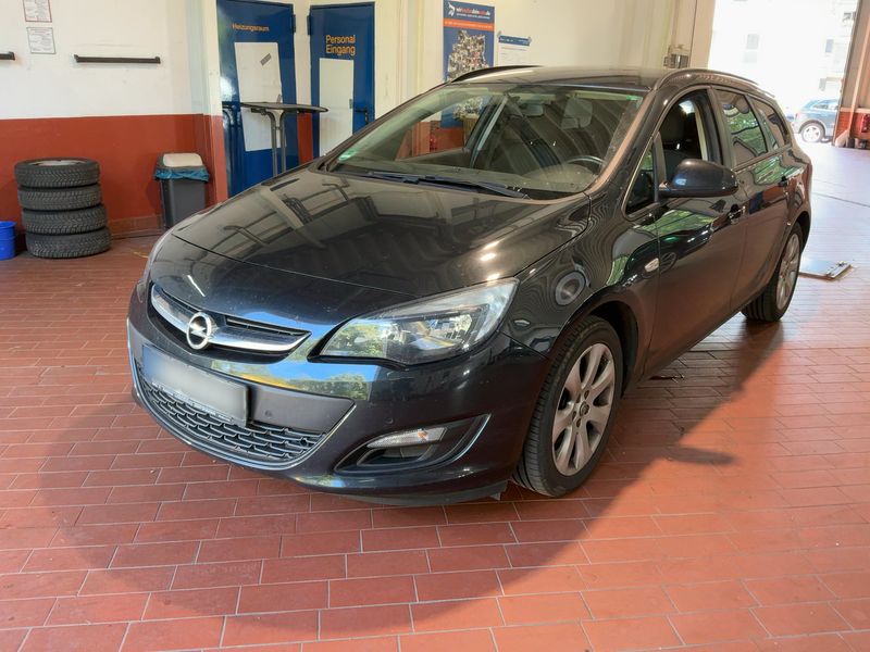 Opel Astra 1.4 Turbo — фото 1