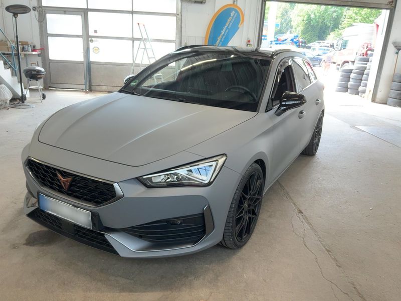 Cupra Leon 2.0 TSI — 1/8