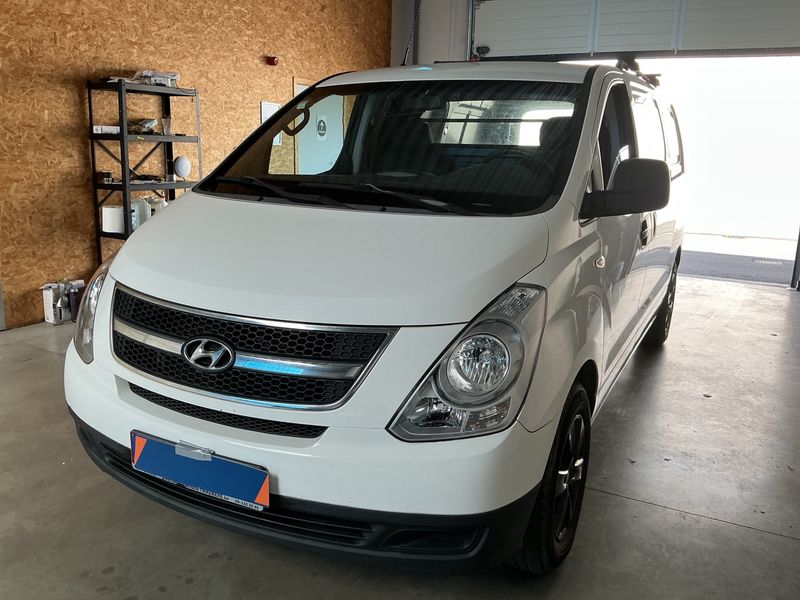 Hyundai H1 2.5 CRDi — 1/8
