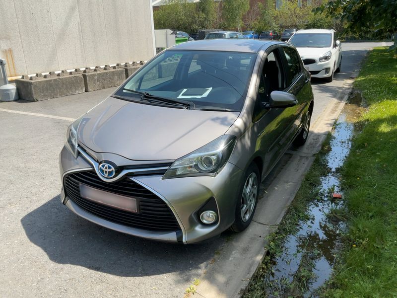 Toyota Yaris 1.5 Hybrid — фото 1
