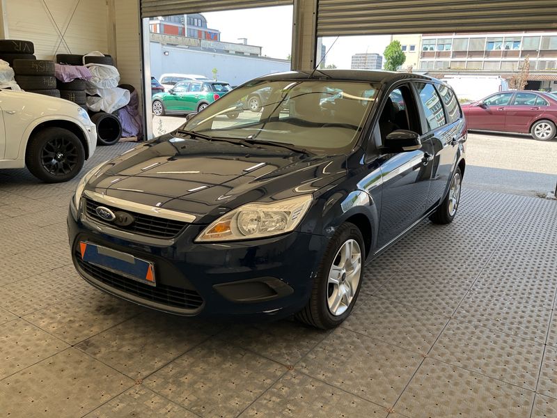 Ford Focus 1.6 — 1/8