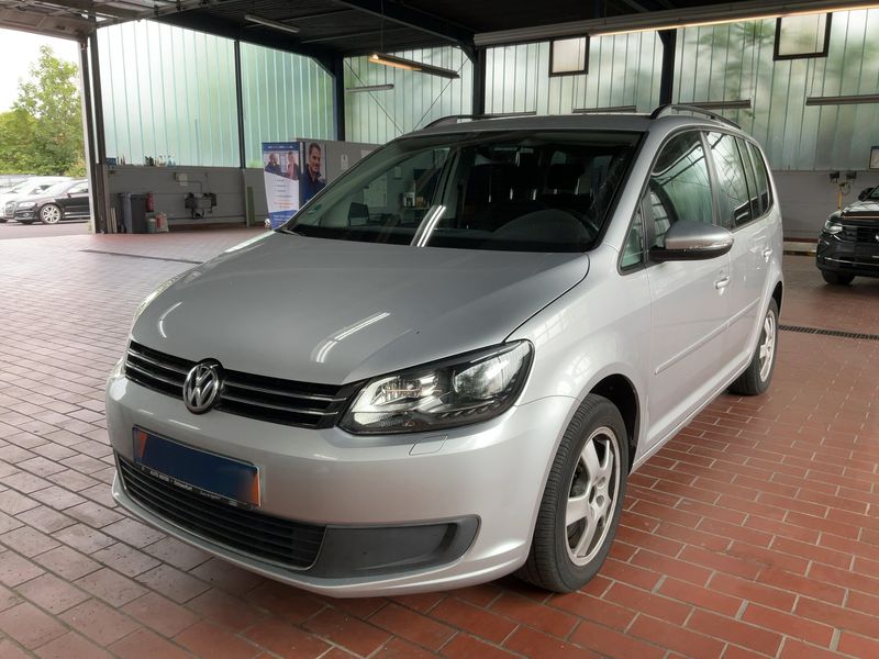 Volkswagen Touran 2.0 TDI — фото 1