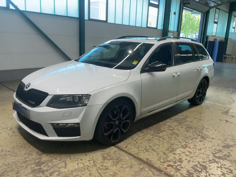 Skoda Octavia 2.0 TSI — 1/8