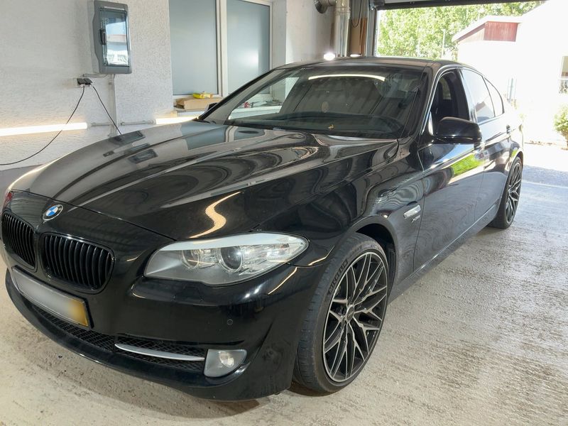 BMW 5er 550i — фото 1