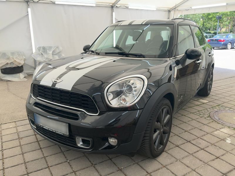 MINI Countryman Cooper S — 1/8
