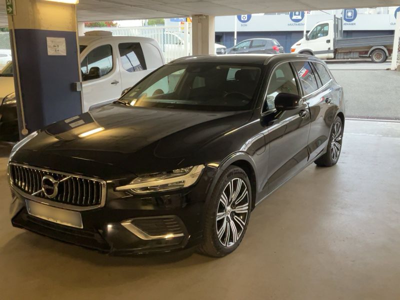 Volvo V60 2.0 T8 Plug-in Hybrid — 1/8