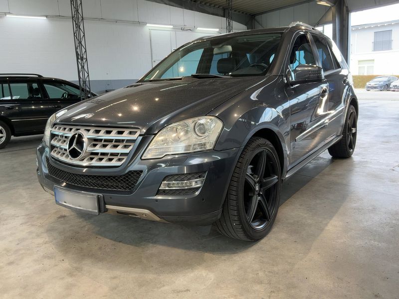 Mercedes-Benz M-Klasse ML 350 CDI — 1/8