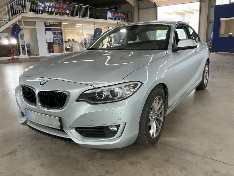BMW 2er 220i — фото 1