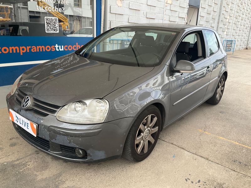Volkswagen Golf V 1.9 TDI — 1/8