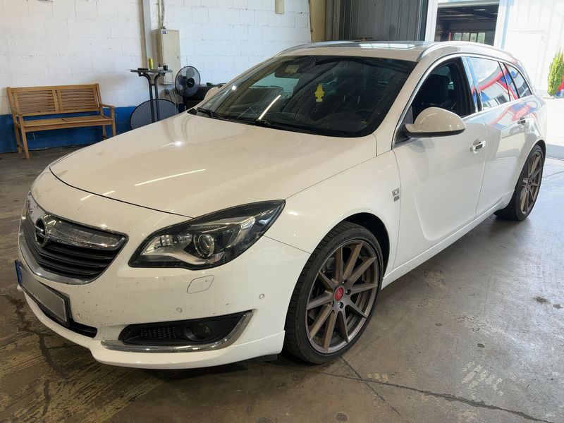 Opel Insignia Sports Tourer 1.6 SIDI Turbo — 1/8